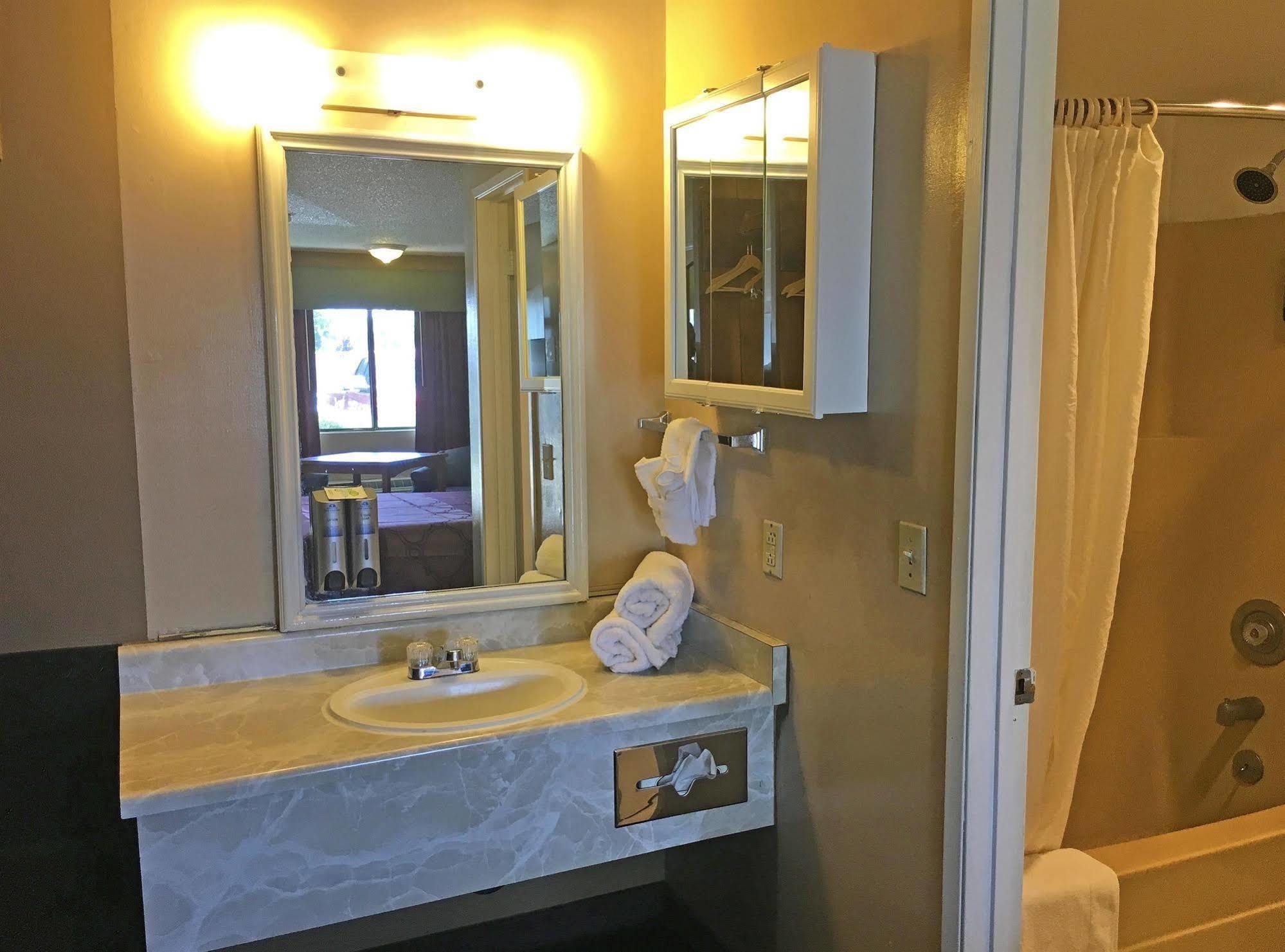 Americas Best Value Inn - Carson City Bagian luar foto